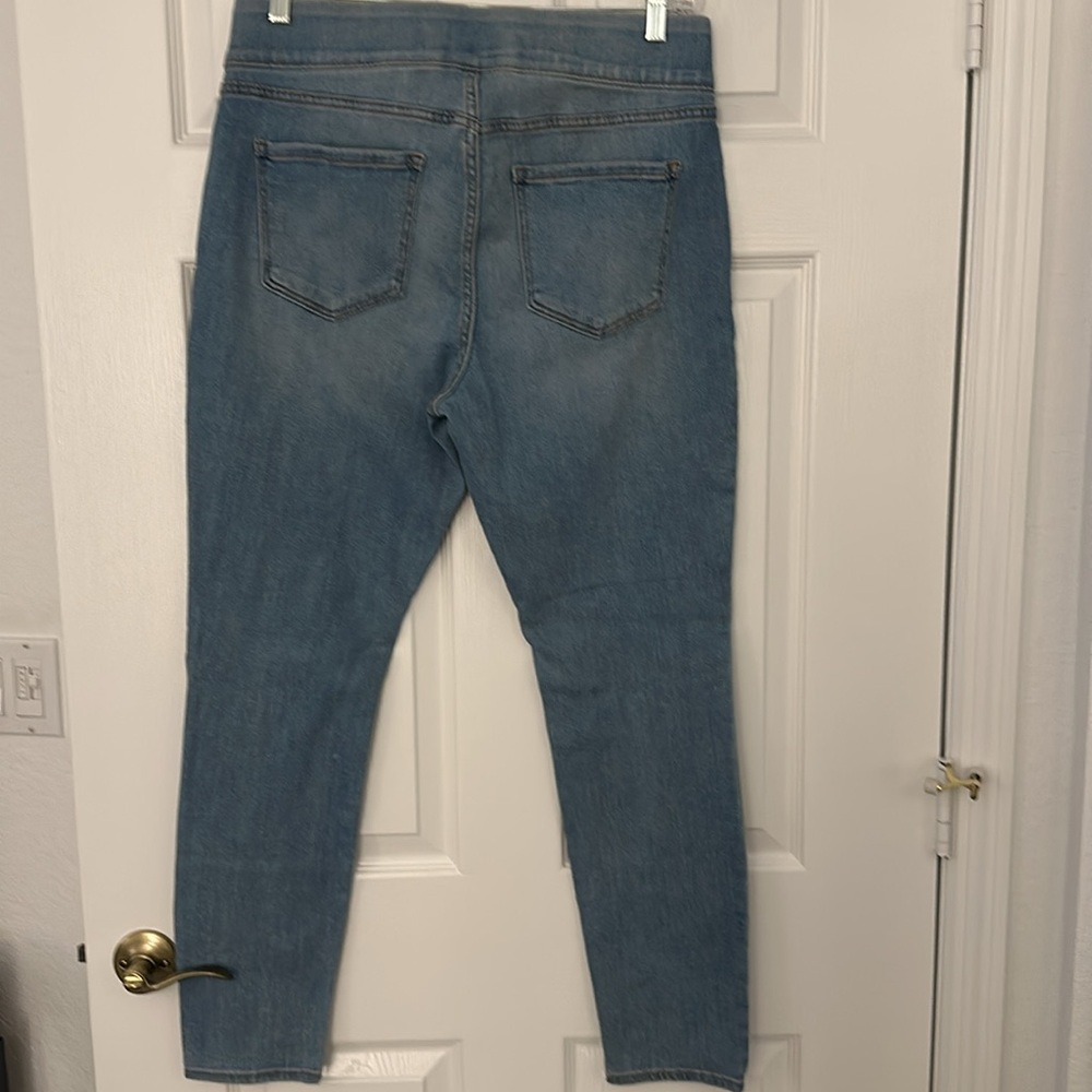 Old Navy Mid Rise Jeggings - Picture 2 of 2